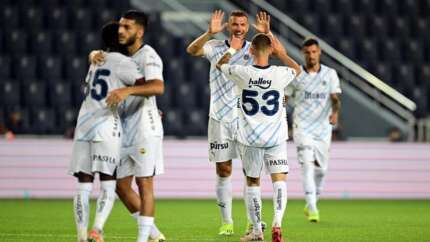 Edin Dzeko hat-trick yaptı, Fenerbahçe İsviçre'de avantajı kaptı! Lugano 3 - 4 Fenerbahçe | Maçın özeti
