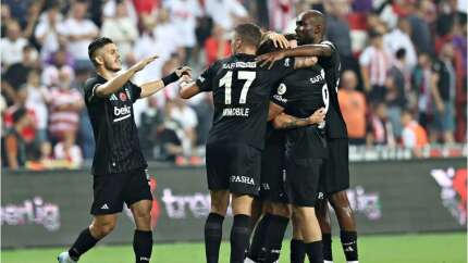 Beşiktaş ilk yarı fişi çekti, Süper Lig'de zirveyi ele geçirdi! Samsunspor 0 - 2 Beşiktaş | Maçın özeti