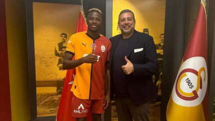 Galatasaray, Victor Osimhen'i resmen açıkladı: İşte yıldız oyuncunun maliyeti...
