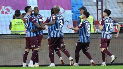 Simon Banza sazı eline aldı, Trabzonspor ilk galibiyetini aldı! Trabzonspor 3 - 2 Konyaspor | Maçın özeti