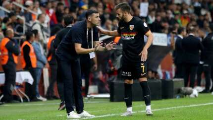 Kayserispor Teknik Direktörü Burak Yılmaz istifa ettiğini açıkladı: Bugün bu kararı almak zorundayım!