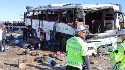 Kapadokya gezisi felaketle sonlandı! Tur otobüsünün sürücüsü: Sabah güneşi gözümü aldı, şarampole uçtuk