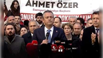 Siyasi şov! Esenyurt'ta Ahmet Özer tiyatrosu