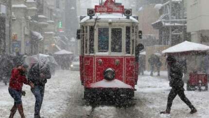 Valilik tarih verdi! İstanbul'a kar geliyor! İşte yağış uyarısının detayları...