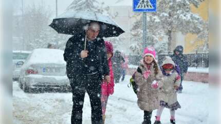 Kayseri'de yarın okullar tatil mi 25 Kasım Pazartesi son dakika kar tatili