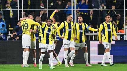 Fenerbahçe son bölümde açıldı, zirveye bir adım daha yaklaştı! Fenerbahçe 3 - 1 Gaziantep FK | Maçın özeti