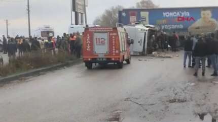 Balıkesir'de feci kaza: Öğrenci servisi TIR'la çarpıştı! 8 öğrencinin durumu ağır...