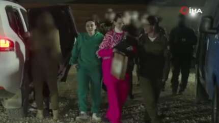 Ateşkesin ilk adımı! İşte Hamas'ın serbest bıraktığı esirlerin teslim alınma anları!
