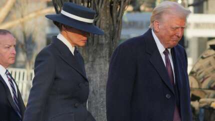 Törene damga vurdu: Melania Trump'ın şapkası gündem oldu! Her detayı özel seçilmiş...