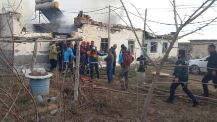 Bolu'daki yangının acısı dinmeden bir facia daha! Aksaray'da tek katlı ev yandı: 3 yaşındaki Ecrin öldü, 5'i çocuk 6 kişi hastaneye kaldırıldı