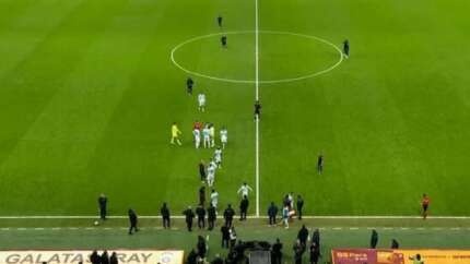 Adana Demirspor, Galatasaray maçında sahadan çekildi!