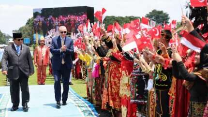 Asya turunun 2. durağı! Cumhurbaşkanı Erdoğan Endonezya'da büyük bir coşkuyla karşılandı... Görüntüler ''Böyle karşılama görülmedi'' dedirtti