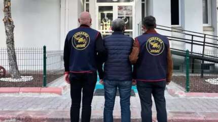 MİT tırları kumpasının mimarı firari FETÖ'cü yakalandı!