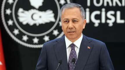 İstanbul'da yıkılan bina var mı? İhbar yağdı, Bakan Yerlikaya uyarılarda bulundu