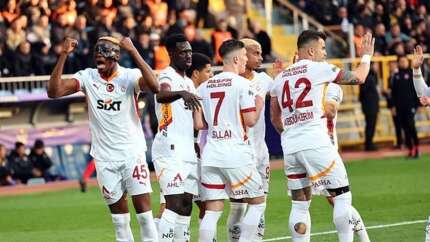 Galatasaray yıldızlarıyla kazandı, zirvede farkı yeniden açtı (Eyüpspor 1 - 5 Galatasaray | Maçın özeti)