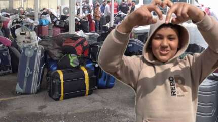 Suriyeli mültecilerin Öncüpınar Gümrük Kapısı'nda eve dönüş telaşı; teşekkür edip gittiler