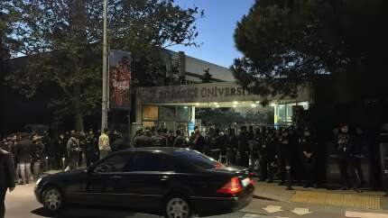 Provokasyona geçit yok! İstanbul Valiliği: Boğaziçi Üniversitesi'nde 97 gözaltı var 13 polis yaralı