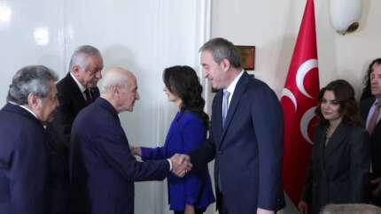 Meclis'te Terörsüz Türkiye zirvesi: Devlet Bahçeli heyeti kapıda karşıladı! DEM Parti-MHP görüşmesi sona erdi!