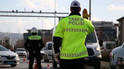 Trafikte devrim var! Ambulansa yol vermeyen yandı, makas ve drift atana ağır ceza...
