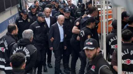 CHP’li belediyelere yolsuzluk darbesi: 4 ayrı soruşturmada 22 tutuklama! Aralarında 3 belediye başkanı, 2 başkan yardımcısı ve 1 eski vekil var!