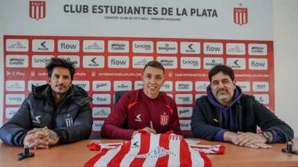 Fernando Muslera yeni takımıyla sözleşme imzaladı