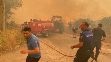 İzmir orman yangını büyüyor! Alevlerin ulaştığı 5 mahalle tahliye edildi