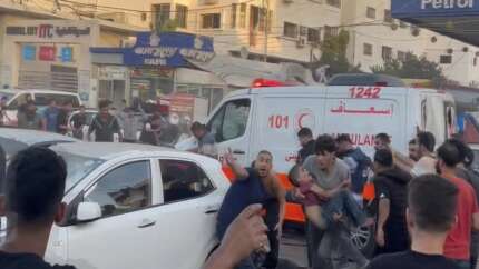 İsrail, Gazze’de yardım deposunu vurdu: Yardıma muhtaç siviller hedef alındı, en az 10 ölü