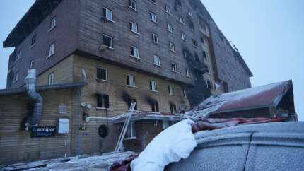 Grand Kartal Otel faciasında tanıklar bir bir konuştu: Alarm sesi duymadım, mutfakta yangın tüpü yoktu, kapıyı biz kırarak açtık
