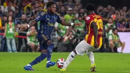 Fenerbahçe 90+4'te penaltı kaçırdı, İzmir'de 2 puan bıraktı (Göztepe 0 - 0 Fenerbahçe | Maçın özeti)