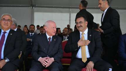 Malazgirt’te dikkat çeken kare! Siyasi kulislerde gündem: Bahçeli’nin yanındaki isim bakın kim!