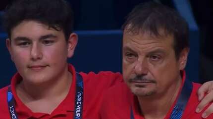Ergin Ataman'ın zor anları: Final sonrası gözyaşlarına hakim olamadı!