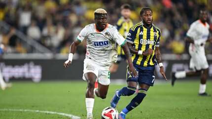 Fenerbahçe Kadıköy'de 90+3'te yıkıldı, galibiyeti kaçırdı (Fenerbahçe 2 - 2 Alanyaspor | Maçın özeti)