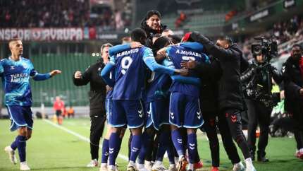 Samsunspor galibiyetle başladı, ayak sesleri Avrupa'da yankılandı (Legia Varşova 0 - 1 Samsunspor | Maçın özeti)