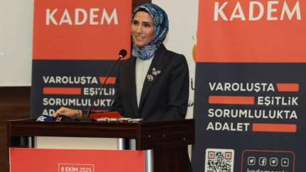 Sümeyye Erdoğan Bayraktar "Annemin memleketi Siirt'teyim" dedi, büyük alkış aldı!