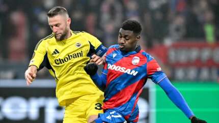 Hakemin son dakika kararı damga vurdu, Fenerbahçe 2 puandan oldu (Viktoria Plzen 0 - 0 Fenerbahçe | Maçın özeti)