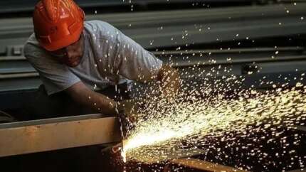 Sanayi üretimi eylülde yıllık %2,9 arttı, aylık %2,2 geriledi