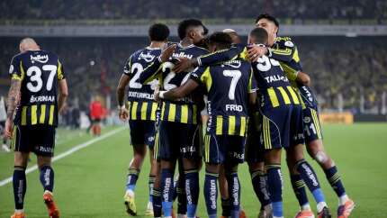 Fenerbahçe Kadıköy'de hata yapmadı, zirvede hesaplar karıştı (Fenerbahçe 4 - 2 Kayserispor | Maçın özeti)