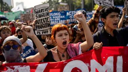 Filipinler'de yolsuzluk skandalı büyüyor! Binlerce kişi Manila'da "sorumluları hapse atın" diye yürüdü