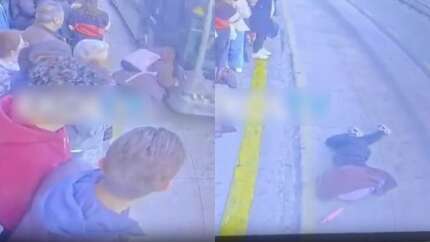 Cevizlibağ’da dehşet: 14 yaşındaki kız fenalaşıp metrobüs yoluna düştü, çarpılan genç yaşam savaşı veriyor!