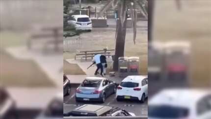 Avustralya, Sydney'deki saldırgana cesurca müdahale edip yaralanan Ahmed el Ahmed'i konuşuyor