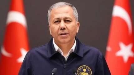 Yalova'da DEAŞ operasyonunda çatışma... Bakan Yerlikaya'dan ilk açıklama: "3 polis şehit oldu 6 terörist etkisiz hale getirildi ölen teröristlerin hepsi Türk"
