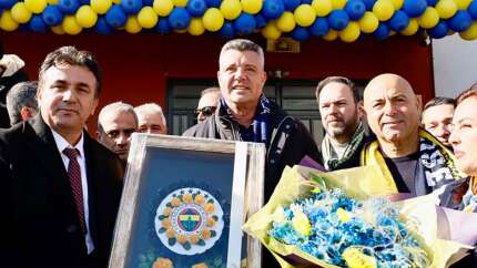 Sadettin Saran eleştirilere rağmen okul ziyaretlerine devam ediyor! Eğitimciler tepki göstermişti