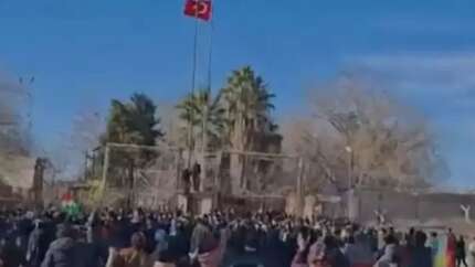 Türk bayrağına yapılan hain saldırıda yeni gelişme: Gözaltı sayısı 69'a yükseldi, 8 şüpheli tutuklandı