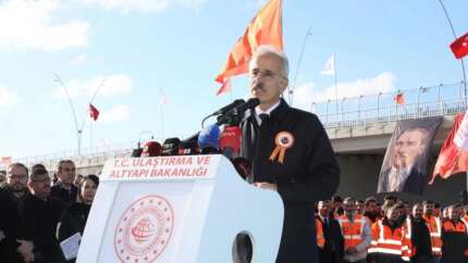 Ulaşımda dev bir eşik açıldı! Bölünmüş yol uzunluğu 30 bin km’yi geçti! Bakan Uraloğlu: “Dünyanın çevresinin dörtte üçü kadar yol yaptık”