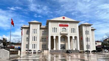 Muğla’da rüşvet soruşturması: Kaymakamın koruma polisi ve şoförü gözaltında