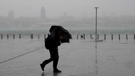 İstanbul için kuvvetli rüzgar ve fırtına uyarısı