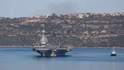 ABD'nin en büyük uçak gemisi Kızıldeniz'de! USS Gerald R. Ford Süveyş'i aştı, bölgede iki uçak gemisiyle dev yığınak oluştu