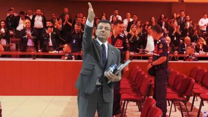 İBB davasında 2. gün! İmamoğlu bugün konuşacak mı? 2. celse sandalye kriziyle başladı! İmamoğlu Bakan Gürlek'i hedef aldı: Bedelini siz ödersiniz!