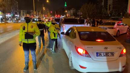 Bursa'da trafik denetlemesi: 25 sürücüye 448 bin TL ceza
