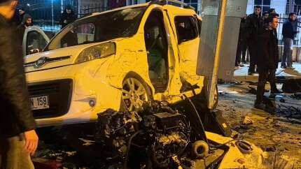 Erzurum'da feci kaza! Kavşak adeta savaş alanına döndü